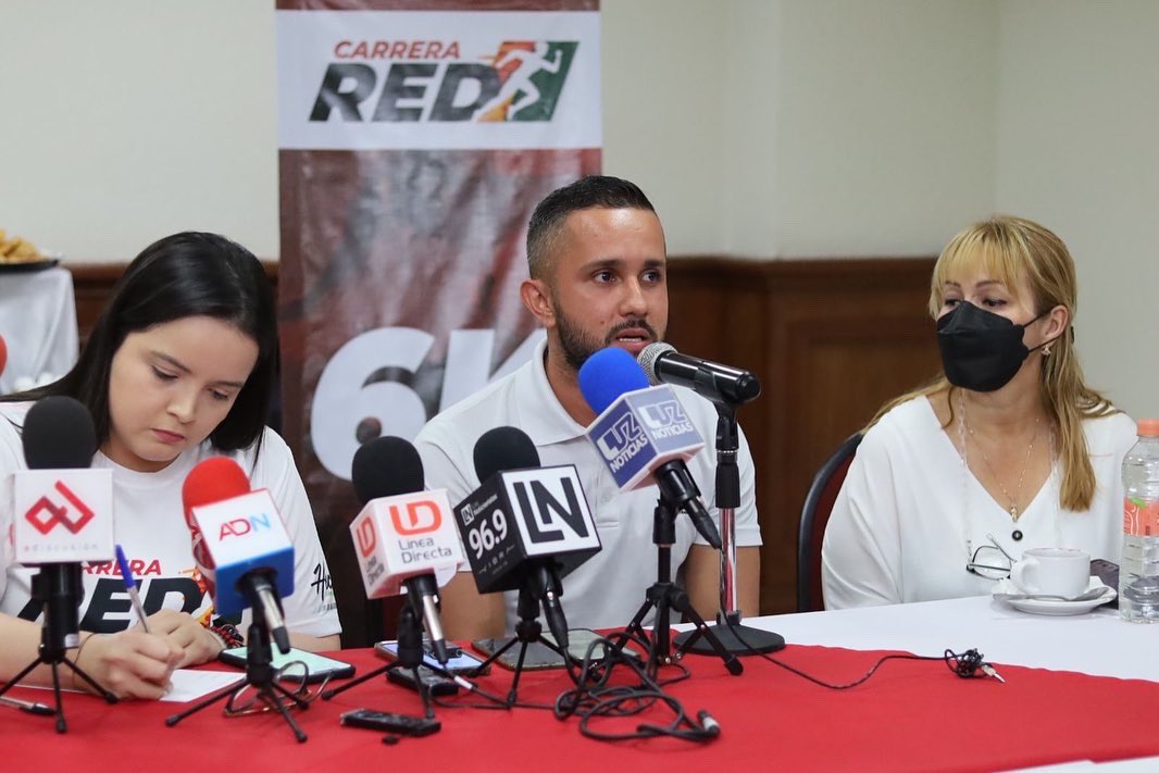 CinthiaVL's tweet photo. ¡Todo listo para la #CarreraRED! La @RJXMex_SIN junto a #ViFIT estará llevando a cabo esta gran actividad deportiva el próximo domingo 21 de agosto en el @CDEPRISinaloa, inscripción y Kit deportivo gratuito. ¡No te la puedes perder! @hecbelcaballero https://t.co/6E9eB6Nbya