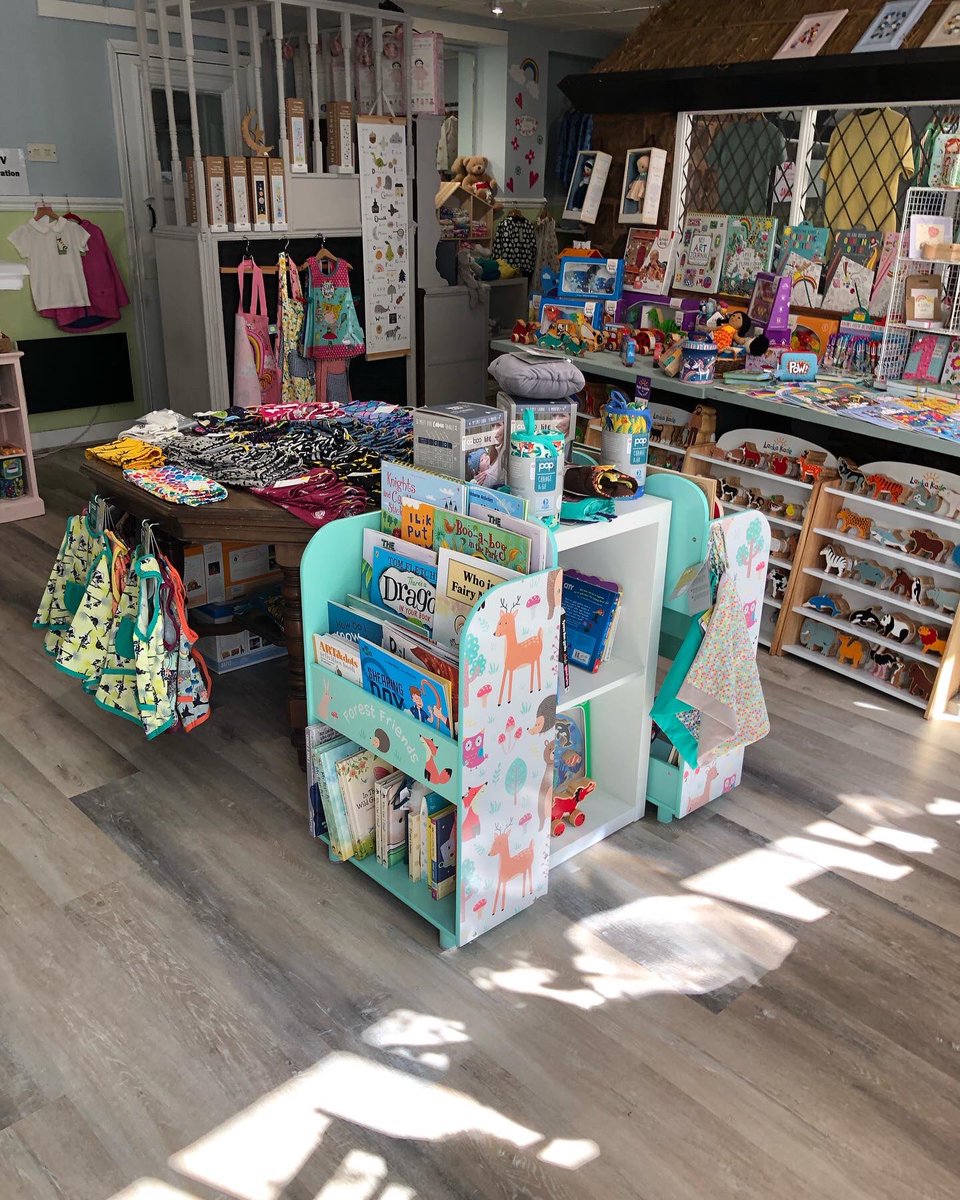 RainbowsDragons's tweet photo. Summer Opening times☀️

Tues 16th Aug: Closed
Weds 17th Aug: 4pm - 6pm
Thurs 18th Aug: 5pm - 6pm
Fri 19th Aug: 10am - 4pm
Sat 20th Aug: 10am - 4pm

Click &amp; collect is also still available on the website.

#rainbowsanddragonsabergele #shopindependent #shopsmall #northwales https://t.co/QOkWDNL9vN