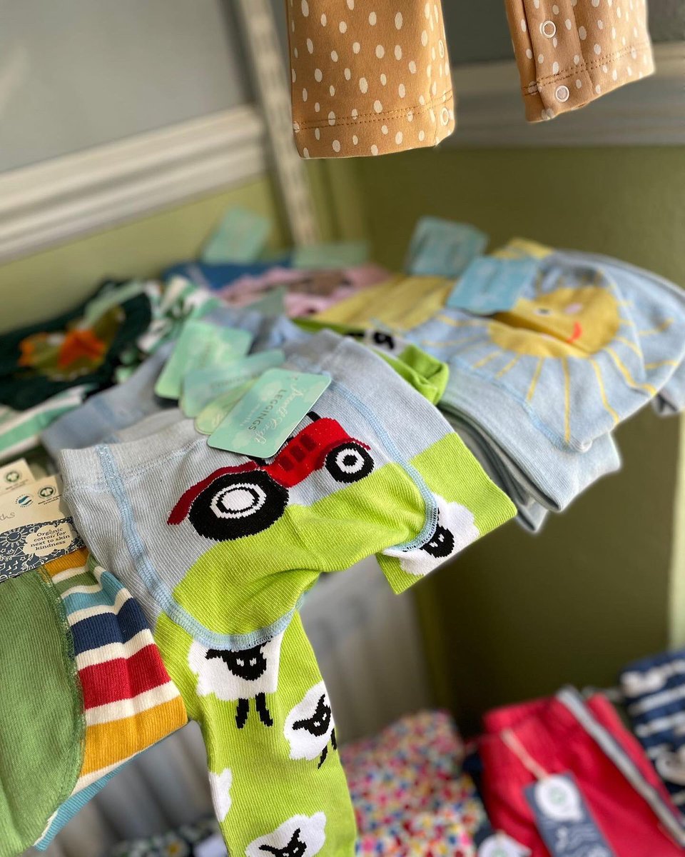 RainbowsDragons's tweet photo. Summer Opening times☀️

Tues 16th Aug: Closed
Weds 17th Aug: 4pm - 6pm
Thurs 18th Aug: 5pm - 6pm
Fri 19th Aug: 10am - 4pm
Sat 20th Aug: 10am - 4pm

Click &amp; collect is also still available on the website.

#rainbowsanddragonsabergele #shopindependent #shopsmall #northwales https://t.co/QOkWDNL9vN