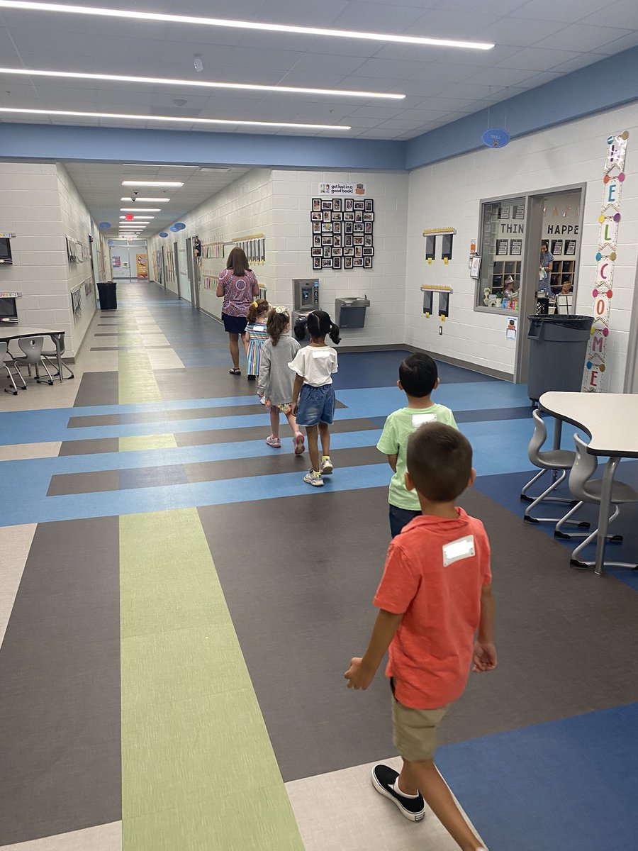 mshurinRTES's tweet photo. Awesome 1st day with our first group of kinders! We learned how to walk in a line and go through the lunch line! 💙🧡 #noplaceidotterbe @RiverTrailElem https://t.co/h73LycYfnu