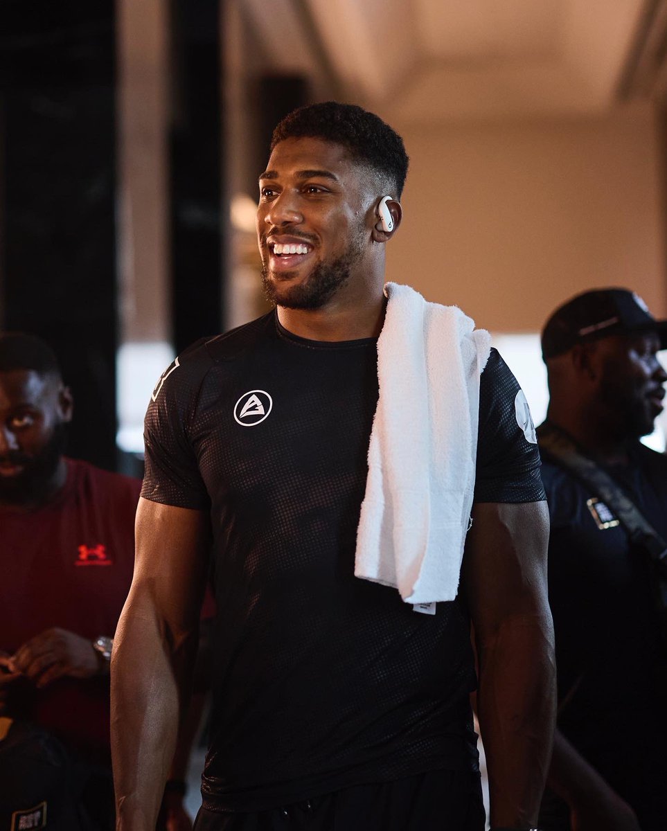 Anthony Joshua tweet media