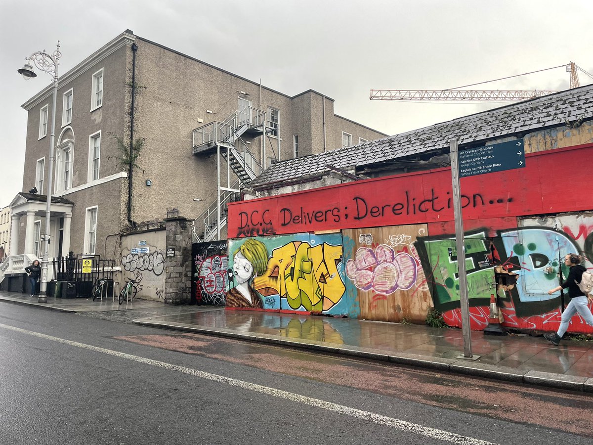 So sad 2 see this in #Portobello @DubCityCouncil so many potential homes #derelictireland #vacantireland you wld think a Minister of #Tourism might express concern or is the plan 2 create #Tours for #DerelictDublin #DeadDublin 
@cathmartingreen @LordMayorDublin #Shame #LoveDublin