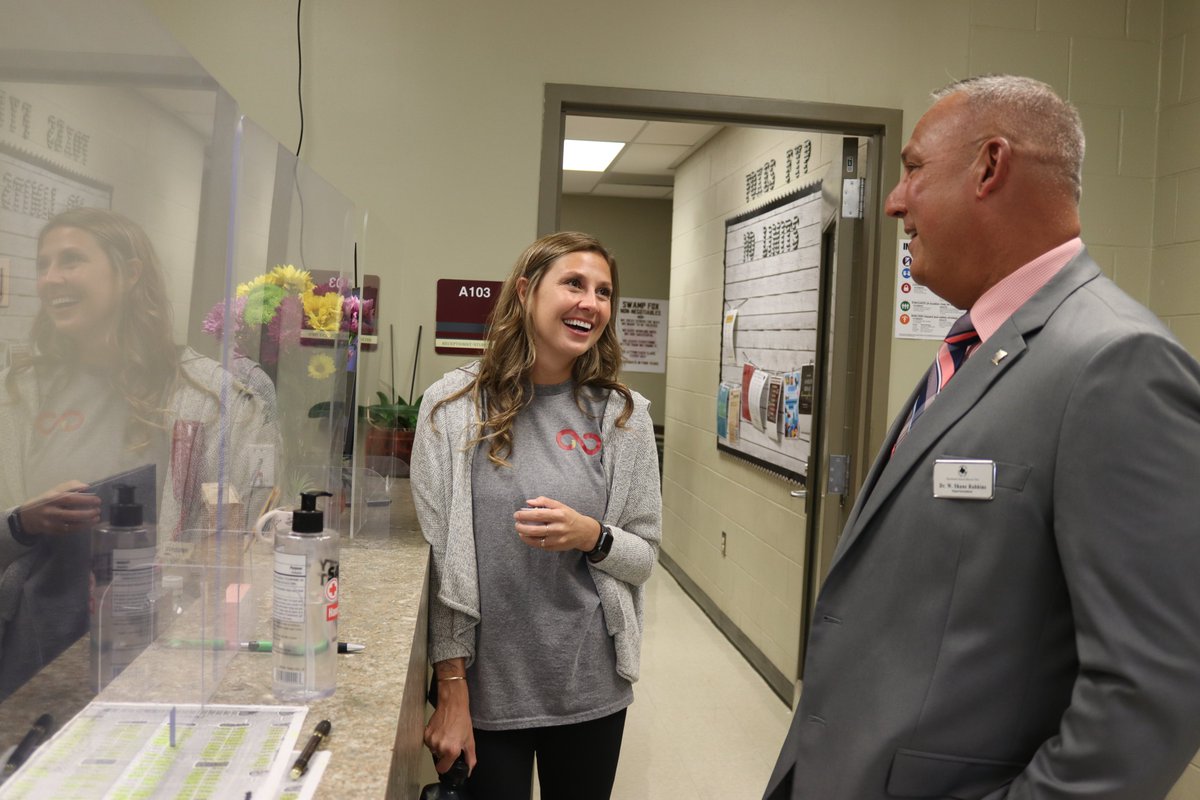 TeamDDTwo's tweet photo. Superintendent @Dr_ShaneRobbins visited several buildings today to celebrate the first day of school, build connections with our educators &amp; staff, and engage with students! #DD2Strong

📷Beech Hill Elementary, Sand Hill Elementary, @ARHSswampfox, Rollings Middle School https://t.co/U7abev3Rkz
