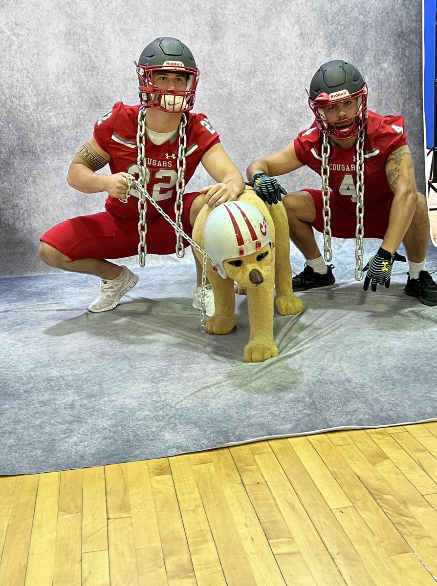 SXUAthletics's tweet photo. No. 11 @SXUFootball on #PhotoDay📸! #GoCougs🐾🏈 #WeAreSXU https://t.co/AomySbPJj5