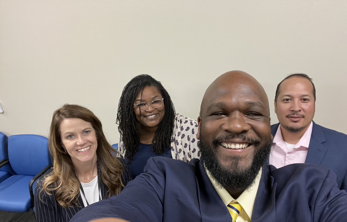 MrsSBerry1's tweet photo. When great minds think alike! Blue was our color of choice today!!! @HaneyBecca @Marshall___C @mpgar03 https://t.co/2E8UefJswn