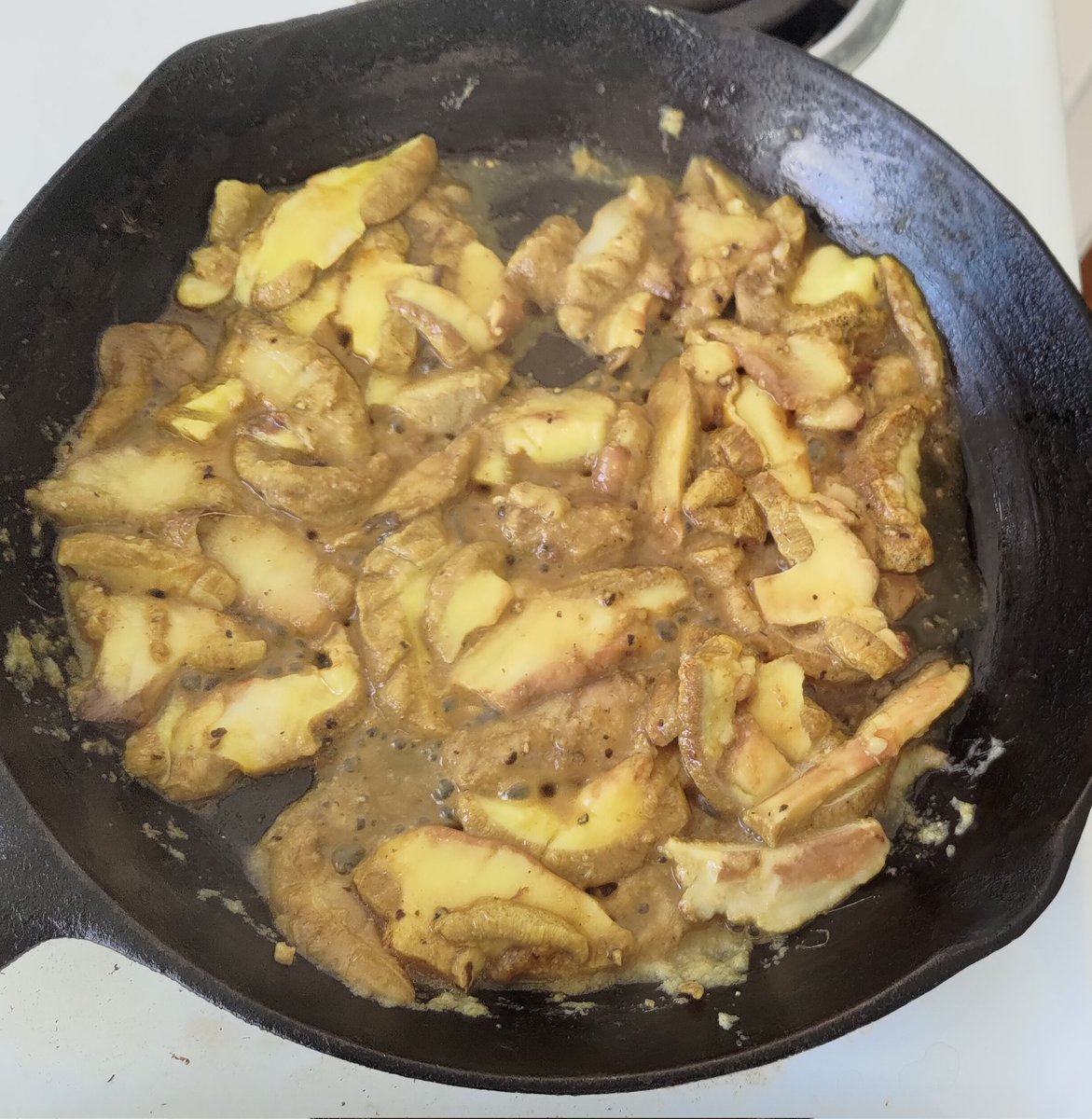 strengthforest's tweet photo. Cooking up some #slipperyjack #mushrooms. Keeping it simple salt, pepper and garlic😋 https://t.co/N7fiUqiacI