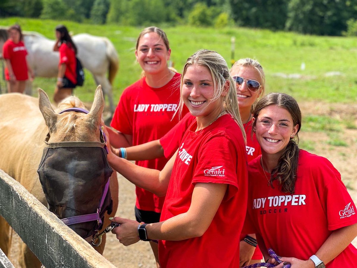 HilltopperCLIMB's tweet photo. A big day of service for @WKU_Soccer as they head into their season this week! 

To kickoff the day they helped welcome students home to the Hill and then visited New Beginnings Therapeutic Riding to help prepare for the day’s lessons! 
#GoTops | #TopsTogether https://t.co/uA2RzP6RG7
