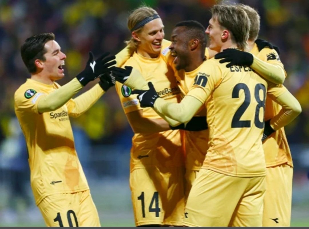 Noruega_Brasil's tweet image. Amanhã é o dia mais importante da História do Bodo Glimt, o primeiro jogo dos Play-offs da Champions

Vamos subir a #BodonaChampions
Será que a gente faz chegar no @Glimt 

Precisamos de todos, viu isso aqui, de RT e deixe seu #BodonaChampions