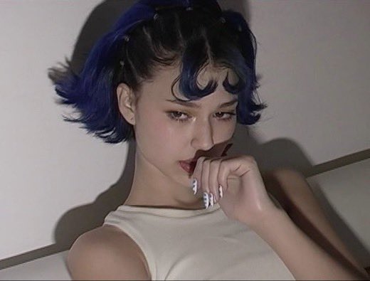 𝐅𝐈𝐂𝐇𝐀 𝐌𝐋𝐁 🐞 

Nome: Mia Sancoeur
Idade: 16
Sexualidade: bissexual 
Pronomes: ela/elu
Tendência: Neutra 
Shape (+2 fotos): @/imyourdre4mz