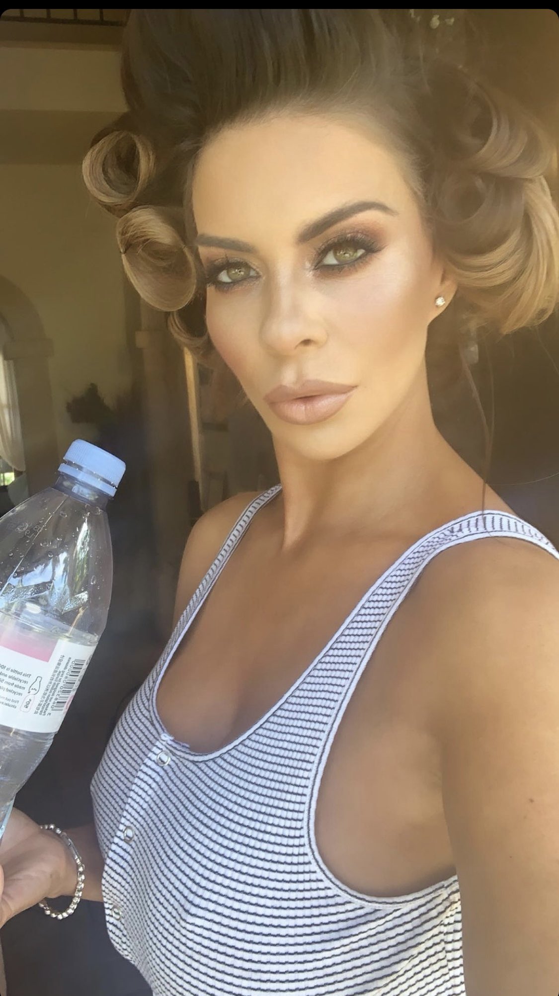 Linsey Dawn McKenzie®️ on Twitter: "Location shoots are the best 📸📸📸📸📸📸