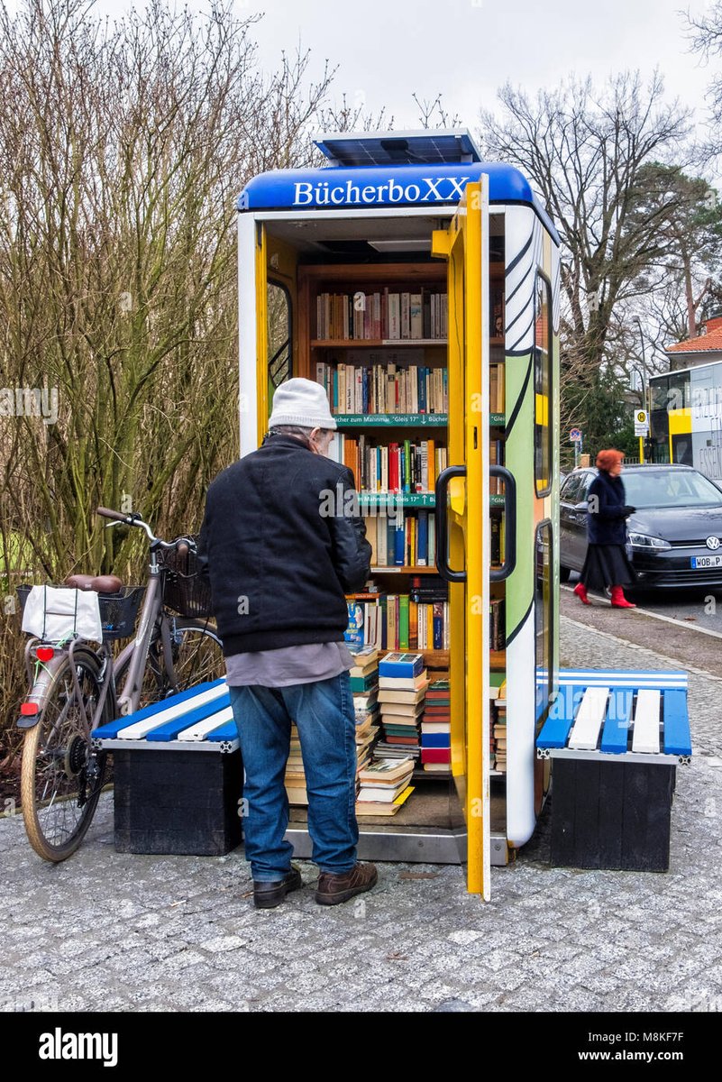 AntonioM646's tweet image. Con los celulares,
las cabinas telefónicas
quedaron obsoletas

En Alemania las convierten
en “Mini librerías gratis”:
toman libros y depositan libros gratis
para provecho de los lectores

Sus paredes sirven de respaldo
de bancas para descansar

Please ReTwit

Sígueme y te sigo