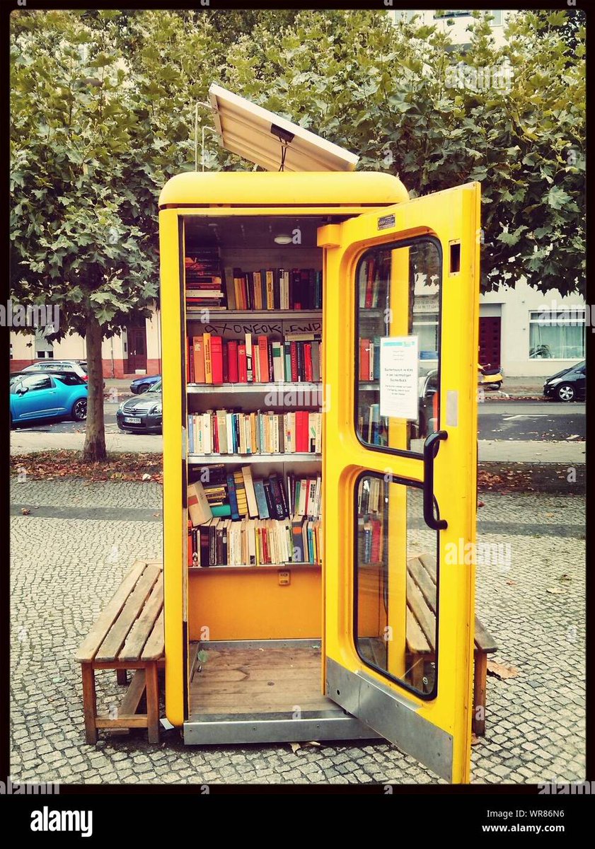 AntonioM646's tweet image. Con los celulares,
las cabinas telefónicas
quedaron obsoletas

En Alemania las convierten
en “Mini librerías gratis”:
toman libros y depositan libros gratis
para provecho de los lectores

Sus paredes sirven de respaldo
de bancas para descansar

Please ReTwit

Sígueme y te sigo