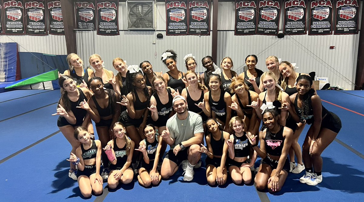 Choreo ✅ 
Thank you <a href="/blakearcher_/">Blake Archer</a> ! We LOVE our routine! 💙💚👑