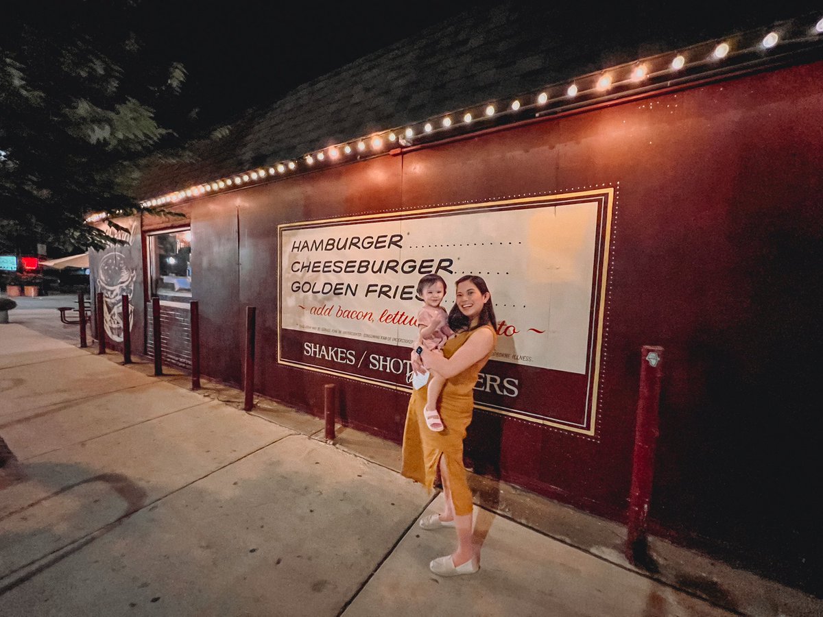 PrideOfAtlantis's tweet photo. Getting some burger fix at @SmallCheval ! @sublimeprei 🍔🍟 #SmallCheval #AuCheval https://t.co/1P2224dhiQ