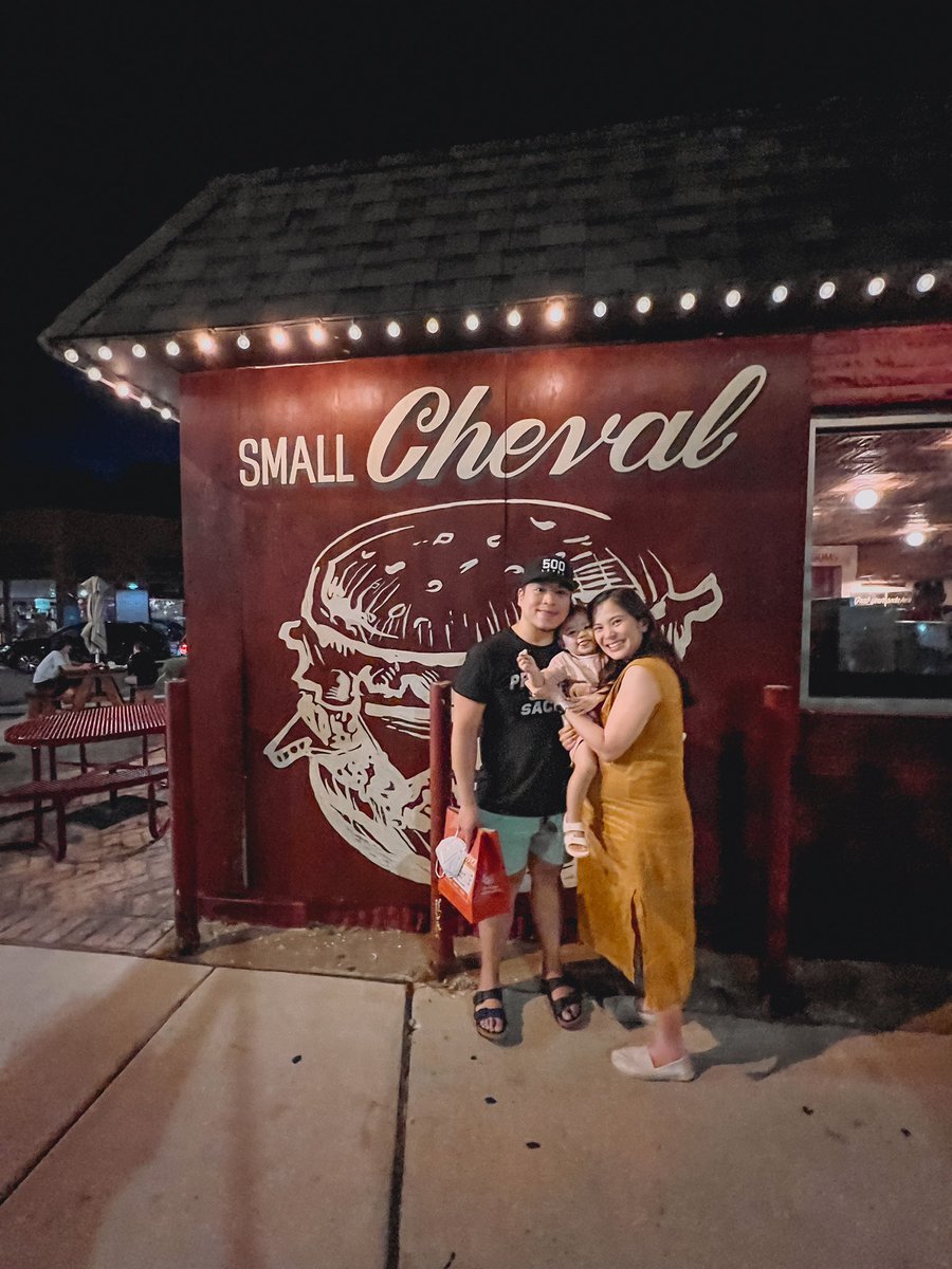 PrideOfAtlantis's tweet photo. Getting some burger fix at @SmallCheval ! @sublimeprei 🍔🍟 #SmallCheval #AuCheval https://t.co/1P2224dhiQ
