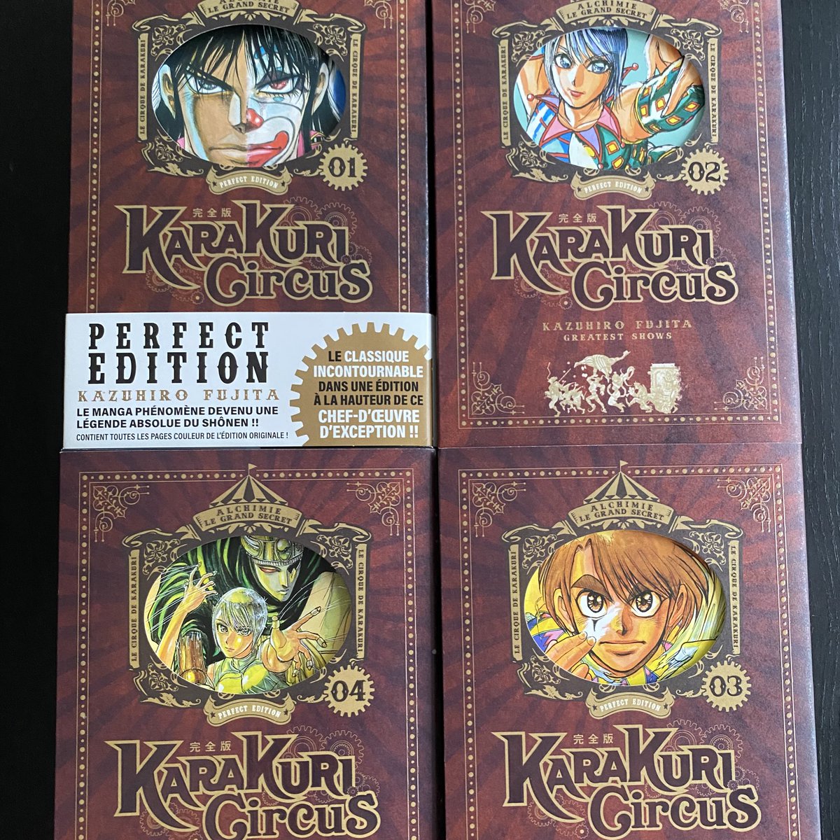 Chriis_Alc's tweet photo. Lecture terminée pour les 4 premiers tomes de #karakuricircus ! 🎪

C’est à peine l’introduction, que le manga possède déjà tous les ingrédients d’un banger ! 💥
J’en parlerai en chronique sur @Tomodachi_fr dès la rentrée ! 

Maintenant la suite @MeianFR 👏⚙️ https://t.co/laUHweM3z3