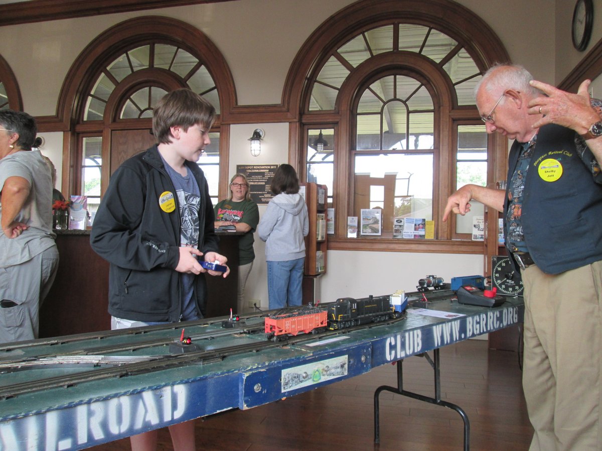 Shelby Jett and other volunteers from the Bluegrass Railroad Club plan to display Shelby's small O-scale and HO-scale switchyard layouts in the library on Saturday and Sunday, August 27-28. 🚂Also, join us for a family Train Time program on August 27 at 11am!