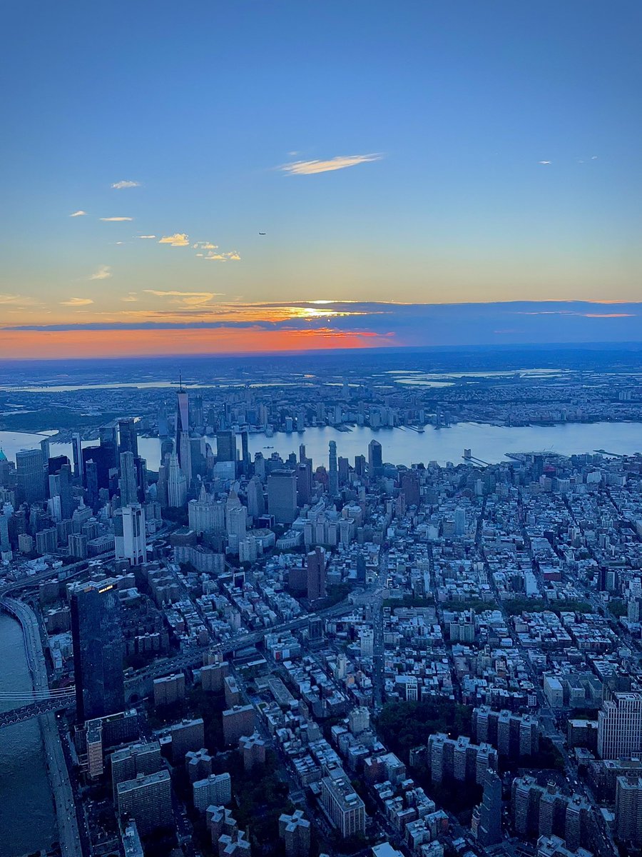 Lukas_ligey's tweet photo. Parce que New York c’est sympa en hélico https://t.co/lBmKiob4tF