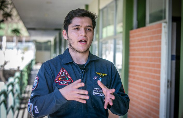 ReporteToluca's tweet photo. #OrgulloEdomex 💯👨🏻‍🚀 #AcatzinBenítez, estudiante de la @UAEM_MX participará en el Congreso Internacional de la Astronáutica 
👉🏼 El estudiante de Bioingeniería Médica, presentará tres trabajos en la edición 73 del Congreso Internacional de la Astronáutica... https://t.co/4UwJlNTBAZ