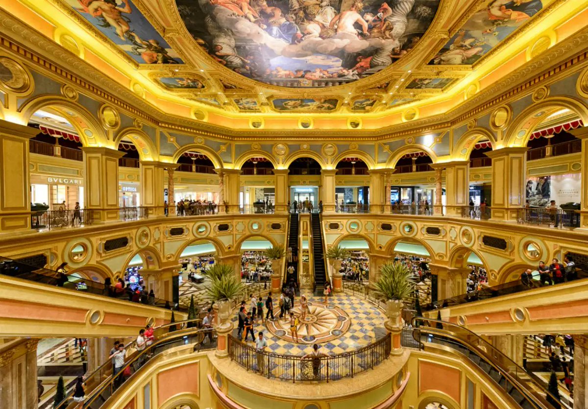 milessiabahce's tweet photo. guerre sanglante | #taejinau

dünyanın en büyük kumarhanesi venetian macao'da bulunan herkesin şüphesiz tek korkulu rüyası kim taehyungdu. seokjin ise kapanmamış bir hesabı için ona ulaşmaya kararlıydı. bunun için her şeyi yapardı, elini kana bulaması gerekse bile. https://t.co/2ad50QV2CR