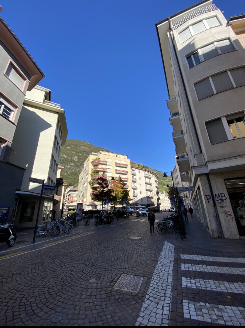 isolanoo's tweet photo. TRENTINO
Pulizia,decoro,civiltà,strade  pulitissime,niente schifezze sul ciglio della strada.
Cari siculi la gente viaggia, la gente esce fuori dal proprio poggiolo di casa, la gente ha studiato. 
Chi visita la Sicilia la apprezza ma non ritorna più. Scappa. Ed ha ragione. https://t.co/vmi33yu4Hr