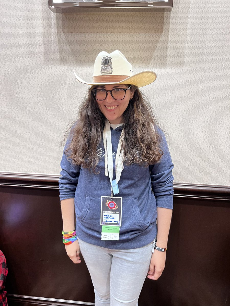 moon_earp's tweet photo. #TeamStetson forever. Thank you very much @SpankArista for letting me feel the power of the Stetson ๐
#WynonnaEarp #BringWynonnaHome #EHCon2022 https://t.co/UFYkdvaY2X