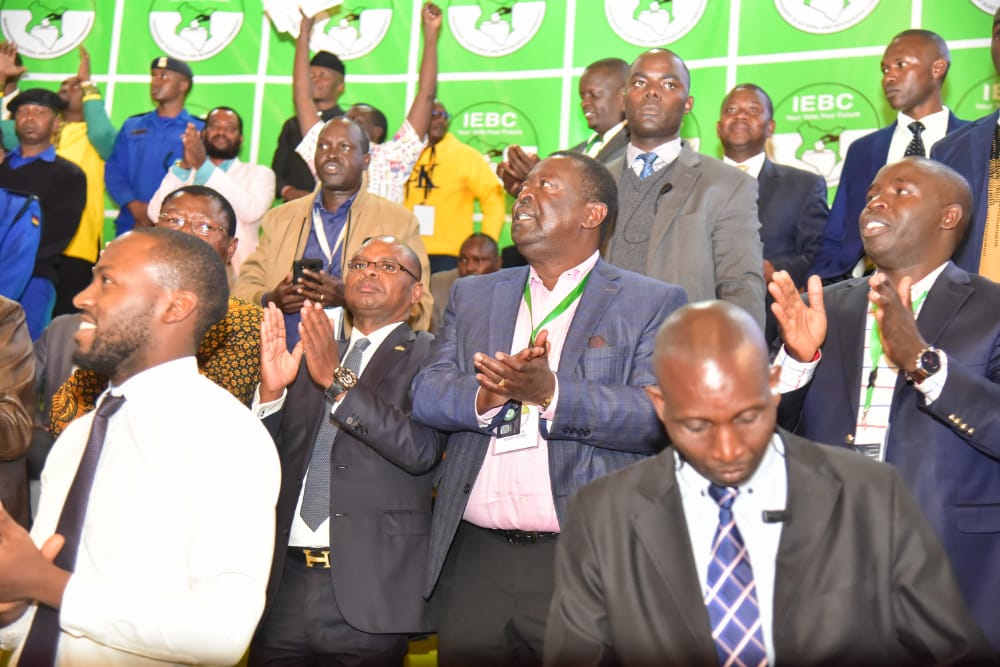 WilliamsRuto's tweet image. Thank you Kenya for the biggest honour of my life. I am ready to serve you.