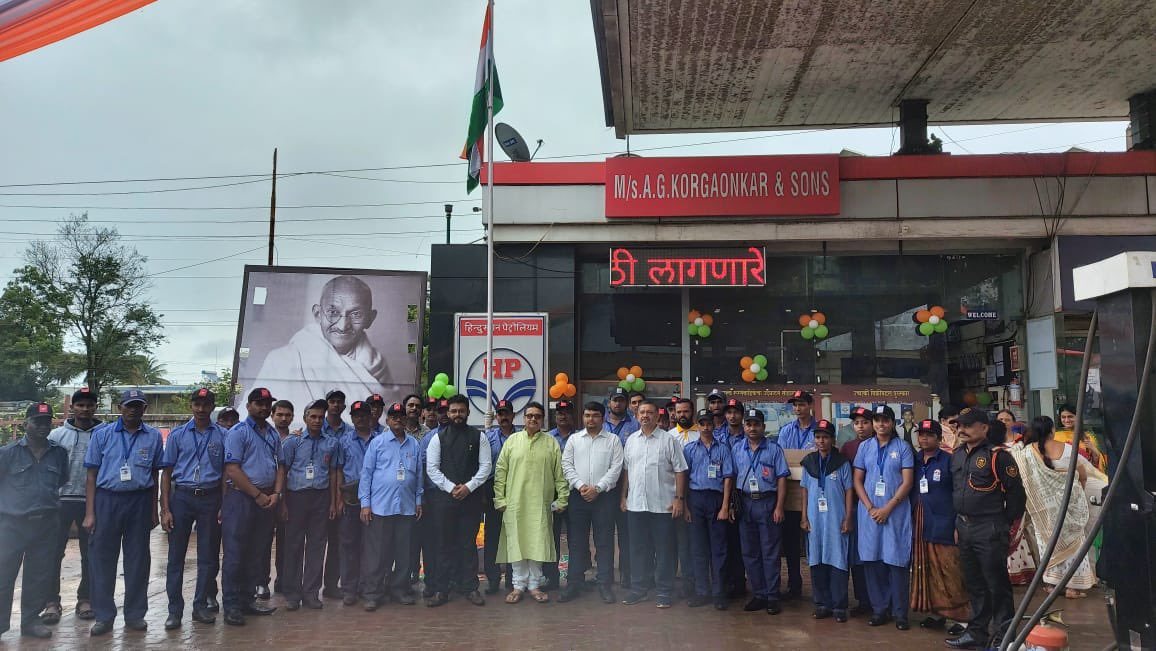 HpclVascoRO's tweet photo. 75th Independence Day was celebrated with full enthusiasm across the retail outlets of Vasco Region with various stack holders. @jindalhpc @srinihp1970 @Rg03Goel @hpcl_retail @HPCL #HarGharTiranga #IndependenceDay2022 https://t.co/TTuD2qzWx6