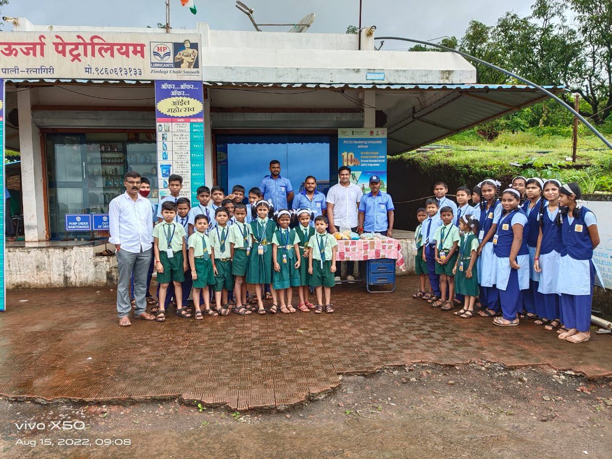 HpclVascoRO's tweet photo. 75th Independence Day was celebrated with full enthusiasm across the retail outlets of Vasco Region with various stack holders. @jindalhpc @srinihp1970 @Rg03Goel @hpcl_retail @HPCL #HarGharTiranga #IndependenceDay2022 https://t.co/TTuD2qzWx6