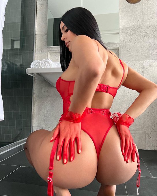 Can you focus on me? https://t.co/0XpIXdvmPI