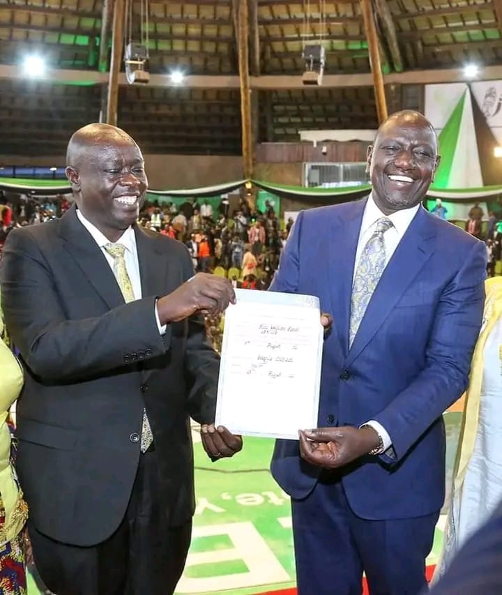 EarnestMananga's tweet photo. @WilliamsRuto @EllyIgoki congratulations sir @kipmurkomen https://t.co/6d1kcG5gxN