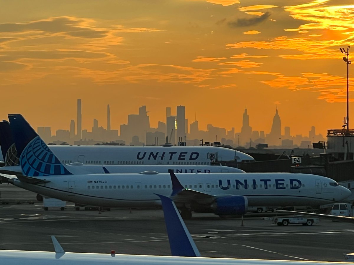 jojobils's tweet photo. Good morning from Newark!!!
@united https://t.co/UtQVqkK4ey