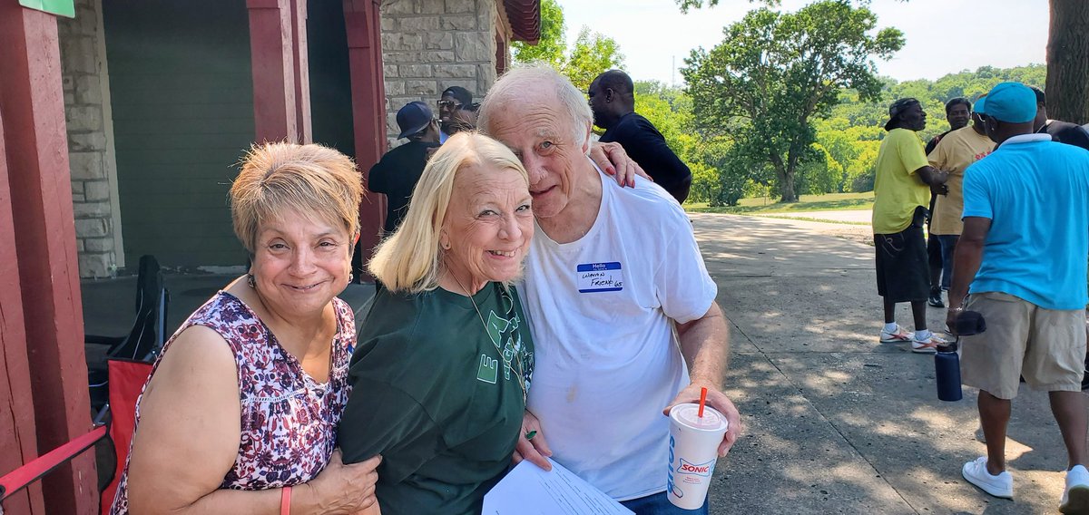 ehsalumnikc's tweet photo. We would to thank everyone for coming out to the East High School Alumni All Class picnic. If you would like to become a member please go to our alumni website. Bear Nation! Bear Pride! https://t.co/G4n9Cr4nSn https://t.co/TYJjWaw1AT