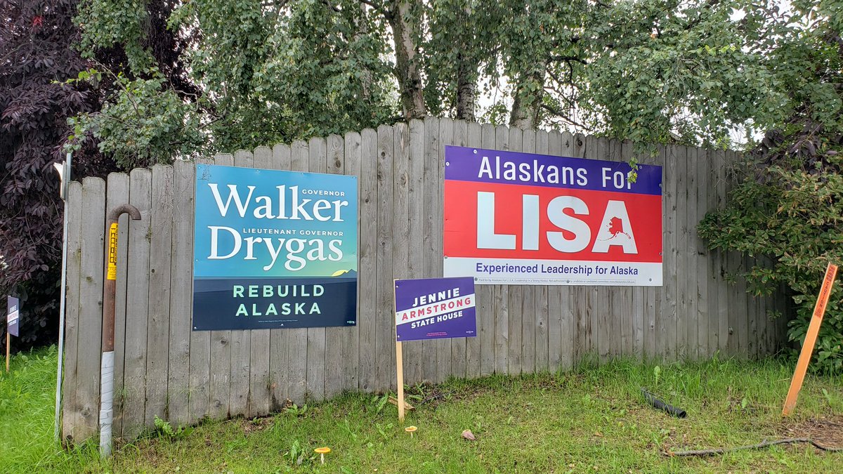 philliefan_99's tweet photo. Interestingly, I haven't seen any Sarah Palin signs in Anchorage. #Alaska #AKprimary @juliemason @OKnox https://t.co/u316FNJLIz