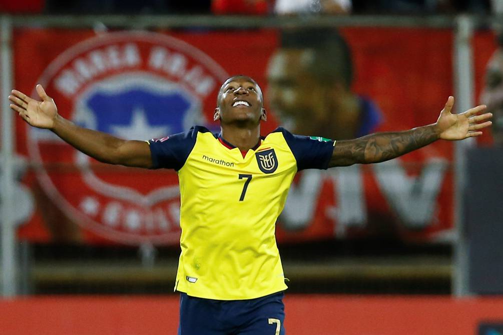 giraltpablo's tweet photo. 🚨🇪🇨En horas, se hará oficial la llegada de Pervis Estupiñán a la Premier League🇬🇧

‼️💰El ecuatoriano deja Villarreal y será nuevo jugador del Brighton, en un traspaso que ronda los 23 millones de euros.

🌎Se une a sus dos compatriotas: Moi Caicedo y Jeremy Sarmiento. https://t.co/UkPCWbgIEE