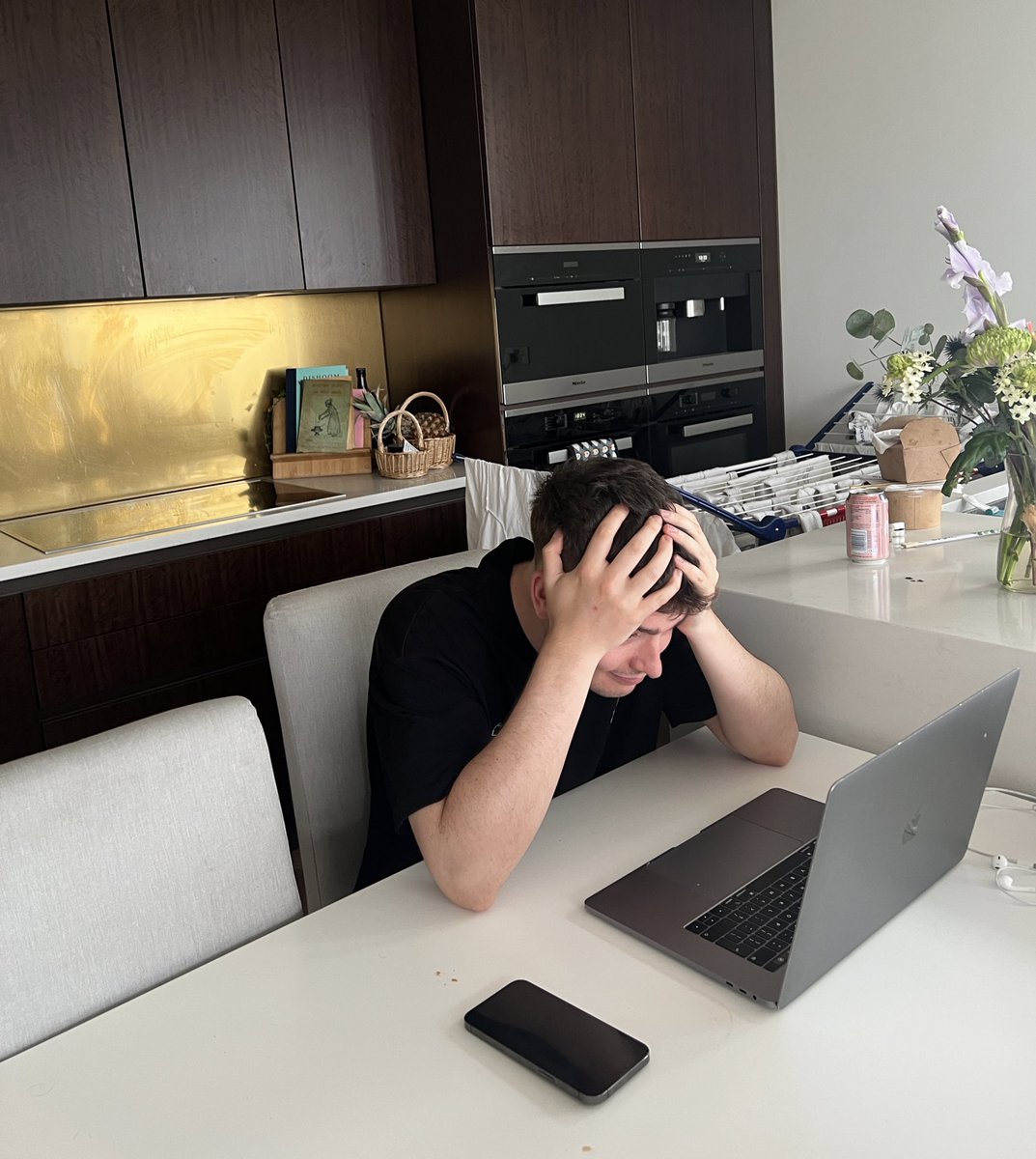 miaxmon's tweet photo. dm’s been unsent. man is now stressed he’s gonna be off his game https://t.co/Ay89MZqlXI
