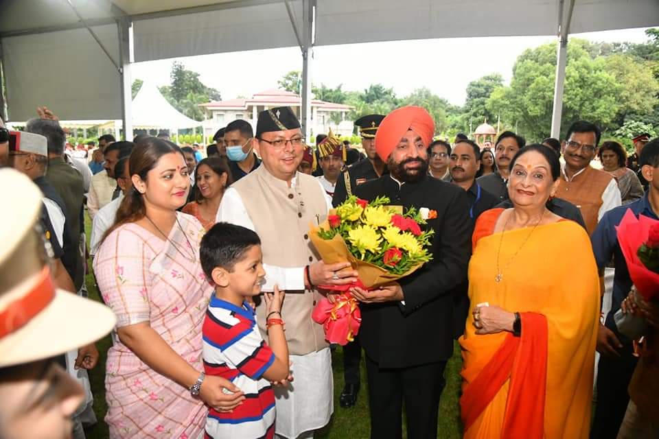 pushkardhami's tweet photo. आज स्वाधीनता दिवस की 75वीं वर्षगांठ के शुभ अवसर पर राजभवन में माननीय राज्यपाल श्री @LtGenGurmit जी (से.नि.) द्वारा आयोजित स्वल्पाहार कार्यक्रम में सम्मिलित हुआ। https://t.co/z7icRLFGaP