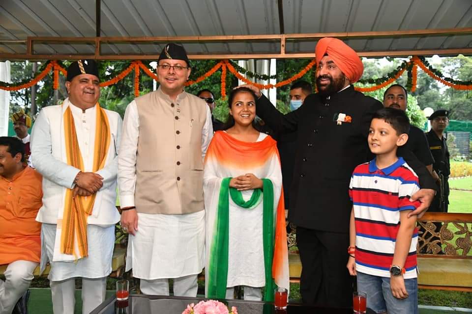 pushkardhami's tweet photo. आज स्वाधीनता दिवस की 75वीं वर्षगांठ के शुभ अवसर पर राजभवन में माननीय राज्यपाल श्री @LtGenGurmit जी (से.नि.) द्वारा आयोजित स्वल्पाहार कार्यक्रम में सम्मिलित हुआ। https://t.co/z7icRLFGaP