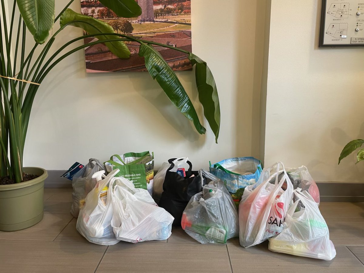 Donations for <a href="/NStreetVillage/">N Street Village</a> have been dropped off and your kindness chain is in good hands to send to people who could use encouragement!

Y’all donated 153 items and added exactly 80 kind messages to our chain. Thank you #SPNDC!! See you next time! 🥰🥰

- Lauren
