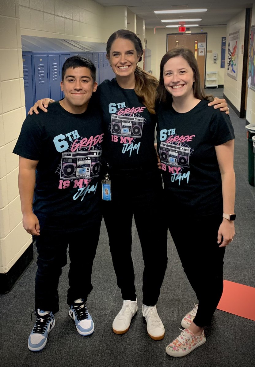warnermactoros's tweet photo. Sixth Grade Dream Team is ready for some FUN!! #54firstday  #macstrong #SiSePuede @mrs_ruffolo54 https://t.co/4QSaFgZ9Qn