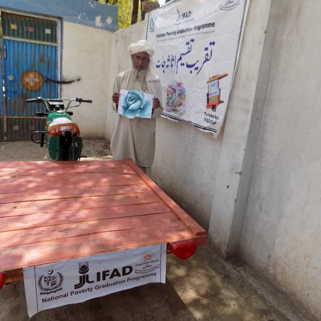npgppk's tweet photo. #NPGP is helping increase poor rural people’s productive capacities through the provision of productive assets.
#SABAWON, our partner org. in district Tank transferred engine-driven loader rickshaws to 1⃣3⃣ ultra-poor families of UC Shah Alam.
@IFADSouthAsia @GovtofPakistan https://t.co/VxZZzGJ5Qj