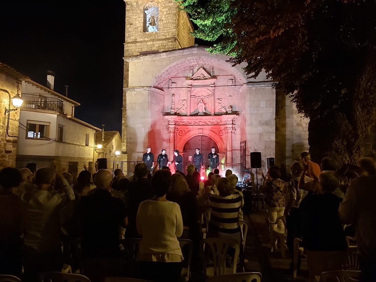 b_vocal's tweet photo. No paramos!
El pasado sábado en #Sadaba, el domingo en #Beteta…
Hoy estaremos en #Alfaro, el martes en #Farlete, el miércoles en #Calamocha, el sábado en #SantaEulaliadelCampo…
La semana que viene #Bari (Italia), #Blancas, #Zuera
@FIMUCFestival
#bvocal #España #Italia #acapella https://t.co/YTqN0fHnWR