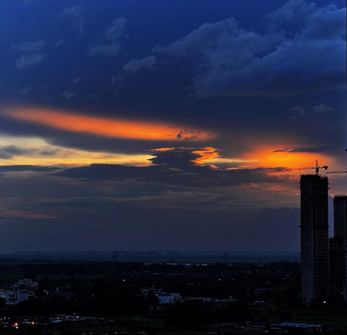 Evening sky…

#eveningsky #skyphotography #cloudscape #cloudsphotography