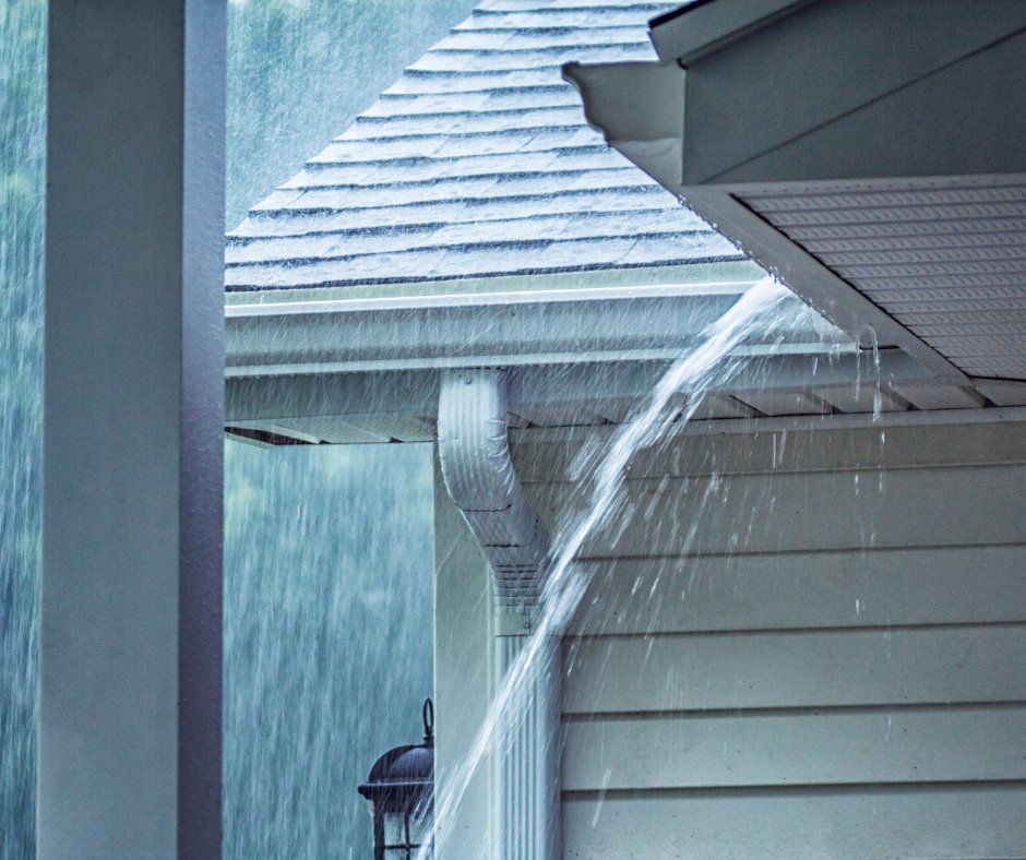 WeathersafeInc's tweet photo. Water intrusions in the lower level of your home could be due to a couple different factors, but one common culprit is faulty gutters. If any part of your gutter system is broken, we’ll get it replaced. #gutters #gutterrepair https://t.co/Zk4yNEeqew