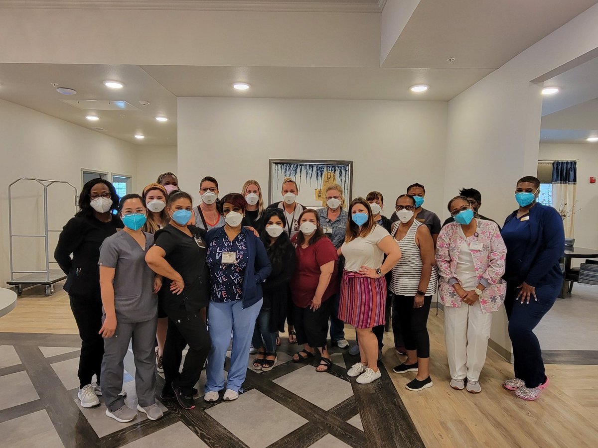 SLCwithmsP's tweet photo. Random act of kindness day! The PK team brought treats to the local nursing home. It’s what mustangs do! #MustangsLEAD #MillsapServes #CFISDSpirit @cyfairMillsap @CyFairISD https://t.co/nTqfoCyidt