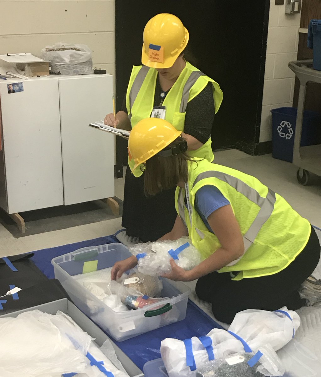 Arcs4All's tweet photo. Register for ARCS Emergency Virtual Workshop! A five-part workshop series with in-depth training on collections emergency preparedness & response from industry experts. https://t.co/KamirVLlg1 #CollectionsEmergency #RegistrarsRespond #CollectionsManagersRespond #ARCStotheRescue https://t.co/wPZui3Pgk7
