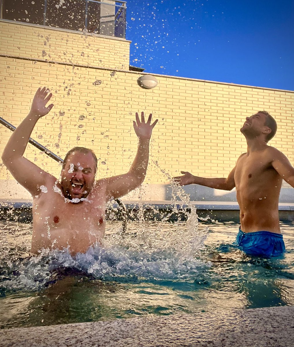 💦 Con agua y a lo loco
#Amigos #superamigos #megaamigos #siempreamigos <a href="/Jose_Burruezo/">José Burruezo Espín</a>