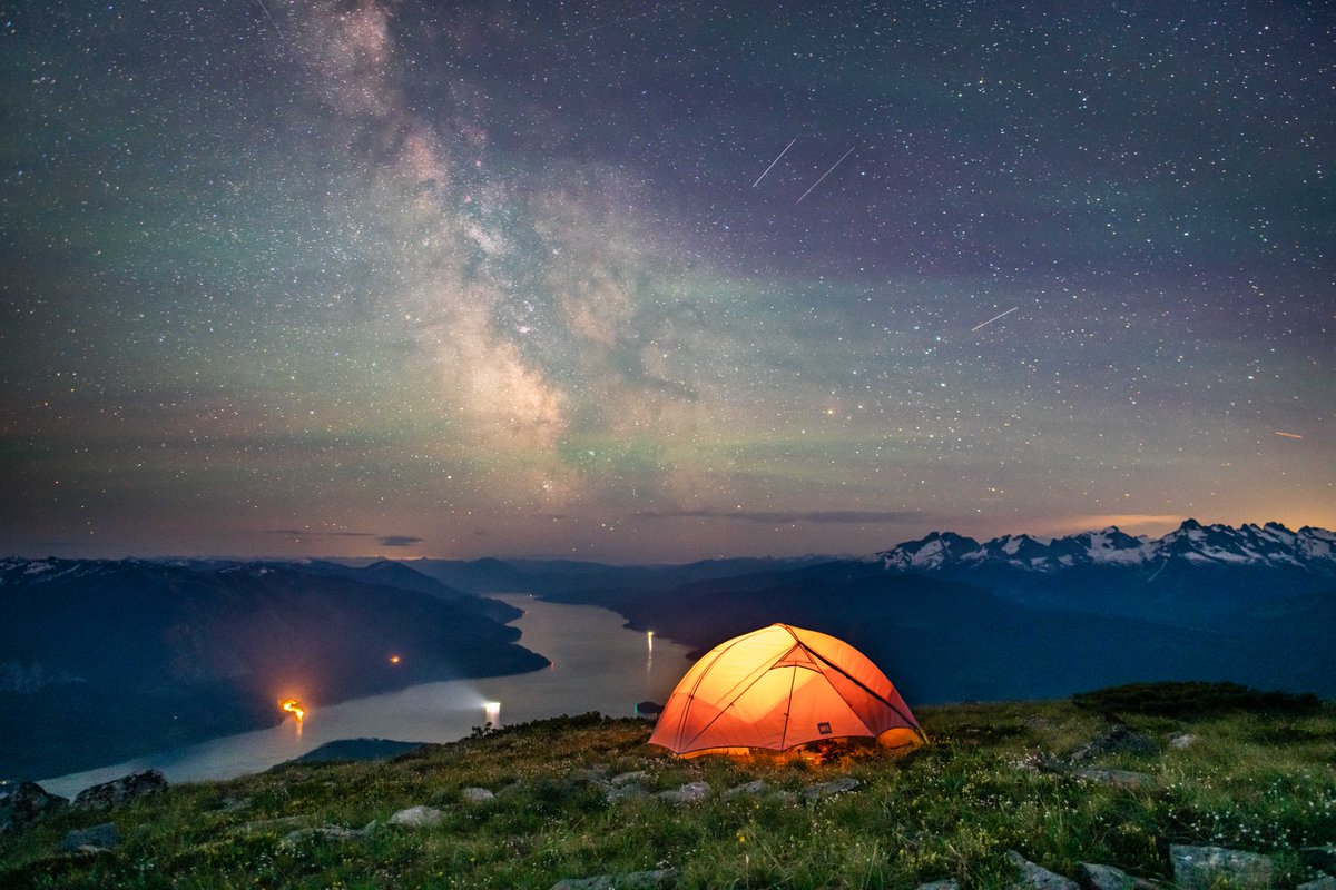 Favourite place to camp under the stars? ✨ 📸: Laura Szanto