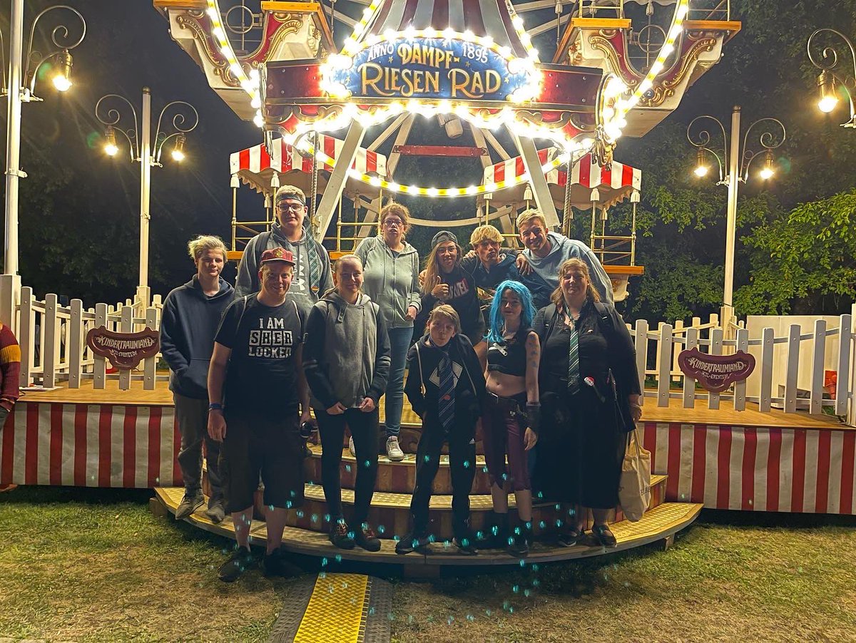 wantanCst's tweet photo. Ich habe noch Gruppenbilder vom #EWF22
#DAbeimEWF 🥺🫶🏻 https://t.co/egNtbABN1L