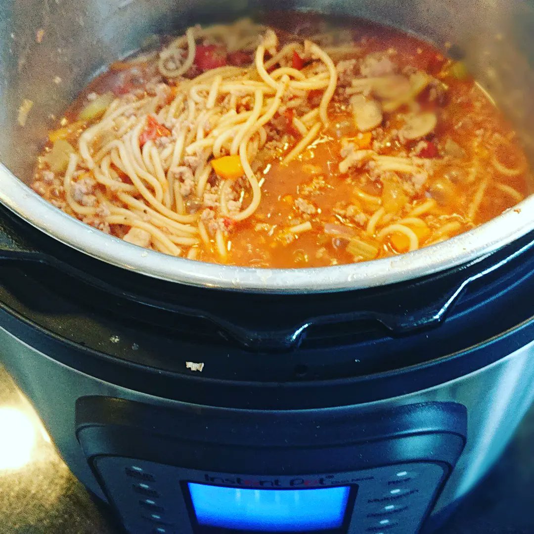 andyhodgsontv's tweet photo. After I showed the @InstantBrandsUK Instant Pot on TV the other day, Michelle got in touch and asked if you could "really cook spag boll in just one pot".
So I've made it for dinner with a healthy turkey minceππ
#instantpot #imnotbusy https://t.co/XaBRsT5sKe